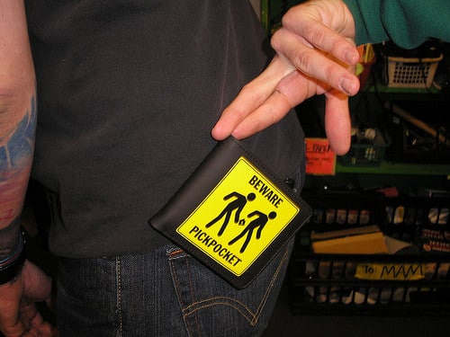 beware pickpocket