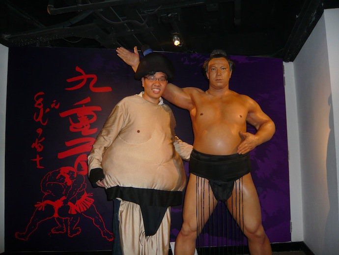 sumo madame tussauds cheesiest travel photo contest