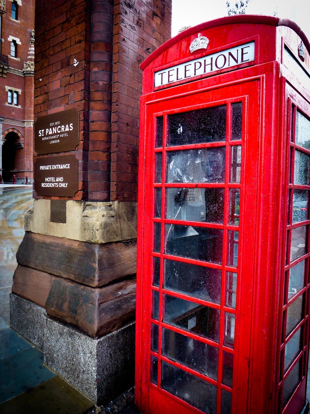 london phone booth