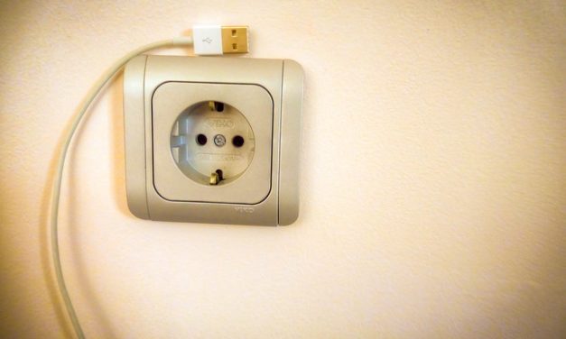 Use Wall Outlets To Recharge USB Devices Faster On Short Layovers